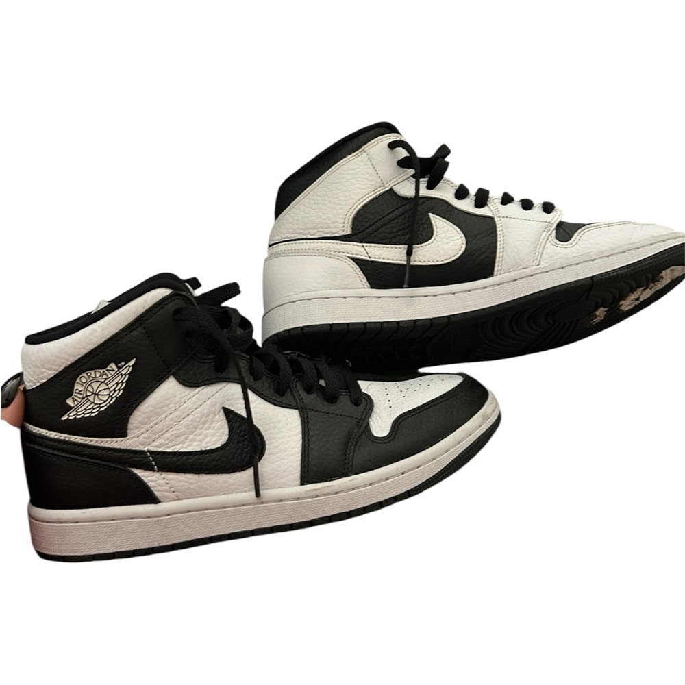 Air Jordan 1 Mid SE split homage